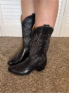 Justin black cowboy boots